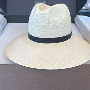 Brand new in box Janessa Leone Gloria hat